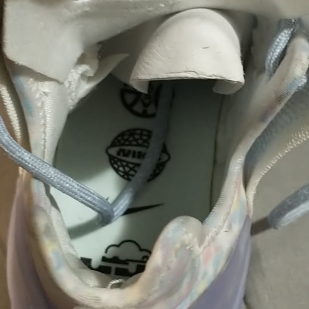 Shoes - Picture 2 of 6